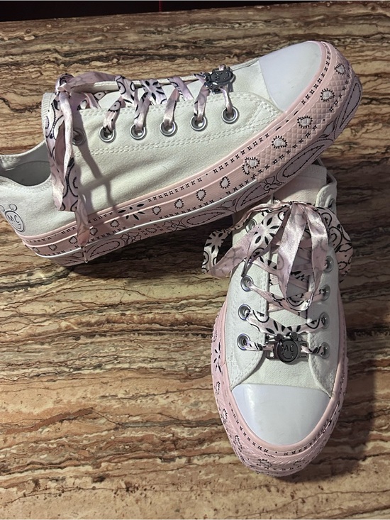 Converse Shoes - Miley Cyrus x Converse
Bandana Low-Top Sneakers - Excellent  Condition